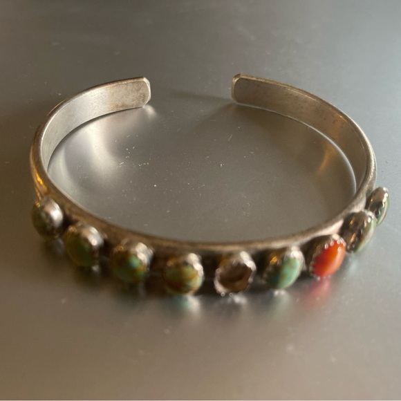 Liz Chee cuff bracelet sterling silver with Native American influence. - Picture 4 of 4